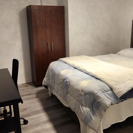 2 Bedrooms 2 Washrooms 2 Parking Spots Basement Apartment Newmarket Buitenkant foto