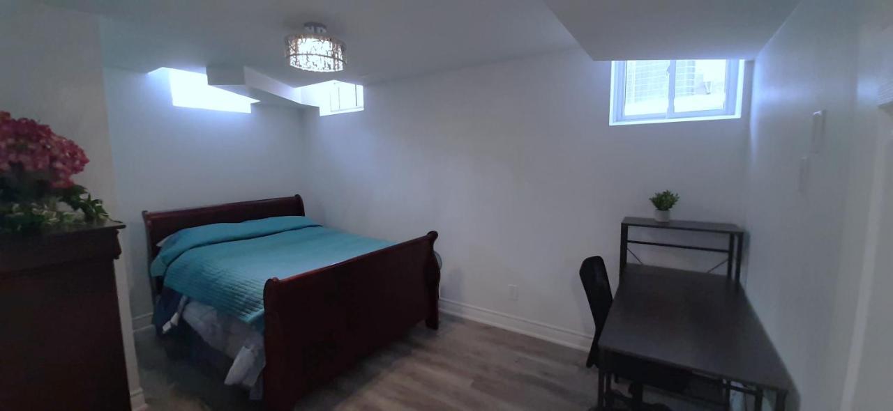 2 Bedrooms 2 Washrooms 2 Parking Spots Basement Apartment Newmarket Buitenkant foto